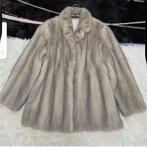 Saga vintage Sapphire Mink fur Coat - Picture 1 of 16